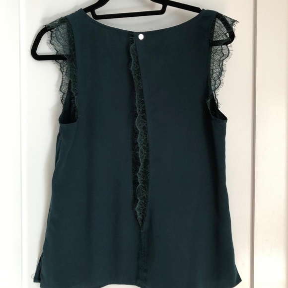 Elegant Camisole with Lace Appliques on Shoulders - Picture 2 of 5